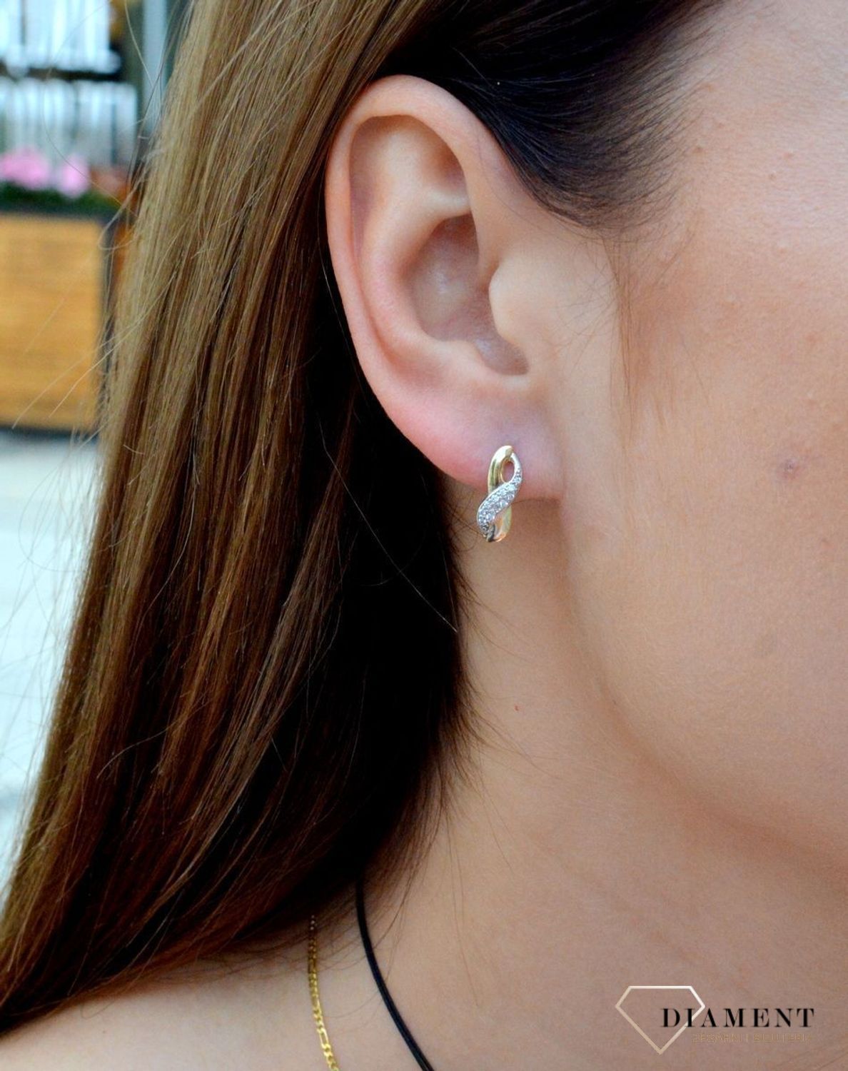 Kolczyki złote 333 na angielskie zapięcie Klasyka złota KL 7382 333. Złote kolczyki. Kolczyki złote damskie. Kolczyki złote z zapięciem angielskim. Kolczyki złote z cyrkoniami. Kolczyki złote idealne na prezent. Kolczyki klasy.jpg